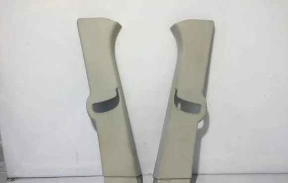 Ford Courier (B) pillar trim (top) ET76A24583 ET76A24582