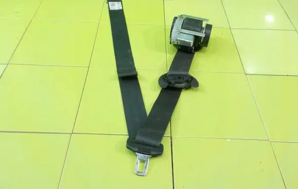 Volkswagen Scirocco Front seatbelt 1K8857705A BEZPIECZENSTWA