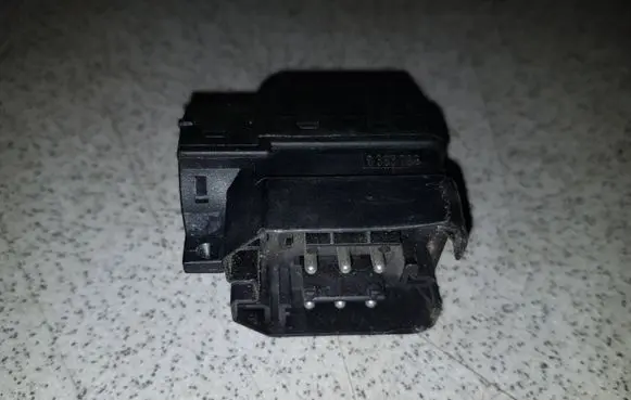 BMW 5 E39 Ignition lock contact 8363706