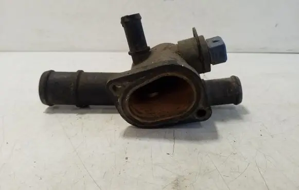 Volkswagen Golf IV Engine coolant pipe/hose 038121133