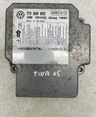Volkswagen Touran I Airbag control unit/module 1T0909605 05H21S12 11040510