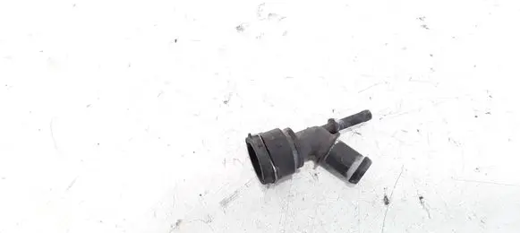 Volkswagen PASSAT B5 Engine coolant pipe/hose