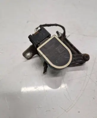 Headlight/headlamp level sensor