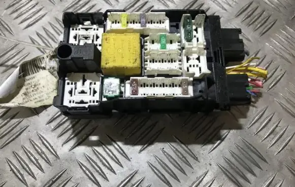 Citroen C4 II Fuse box set 9665492680