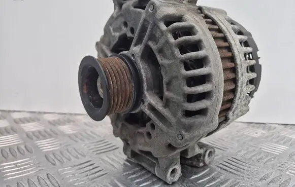 Mercedes-Benz C W204 Generator/alternator A0131545602 0121715014