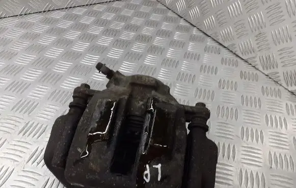 Mercedes-Benz C W203 Front brake caliper