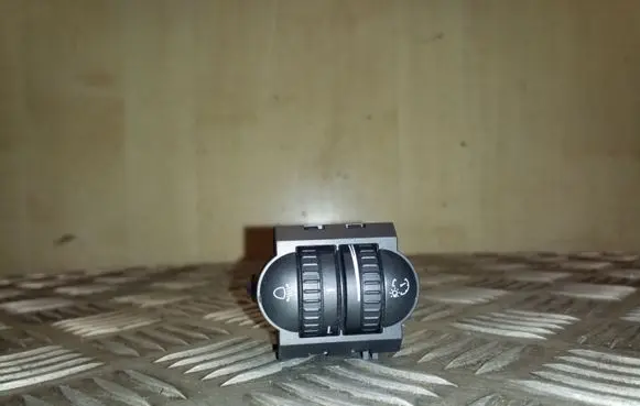 Volkswagen Eos Headlight level height control switch 1Q0941333