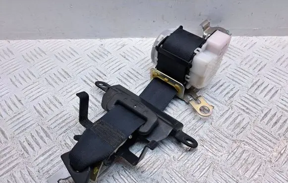 Toyota Corolla Verso AR10 Middle seatbelt (rear) 733500F010C0 H073818