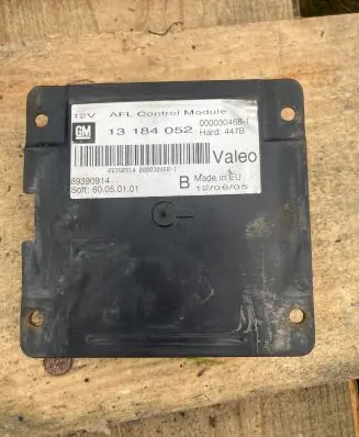 Opel Vectra C Headlight ballast module Xenon 0000304681 89390914 13184052