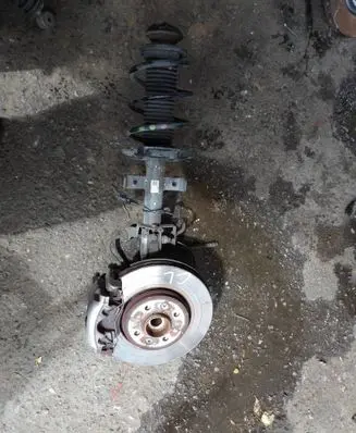 Renault Clio V Front wheel hub spindle knuckle