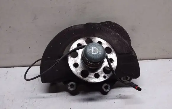 Mercedes-Benz CLS C218 X218 Front wheel hub