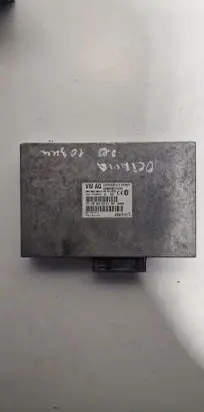 Skoda Octavia Mk2 (1Z) Bluetooth control unit module 5P0862335A 00401032A3 61HL008LFSA3