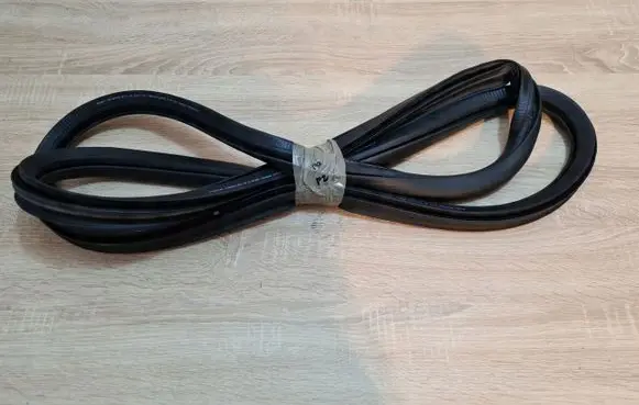 Peugeot 508 II Front door rubber seal 9813387680