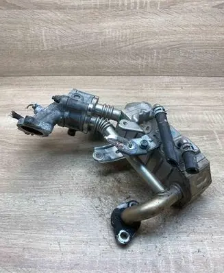 Toyota Auris 150 EGR valve cooler 2560133070 13050002647