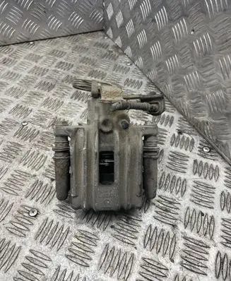 Skoda Superb B5 (3U) Rear brake caliper