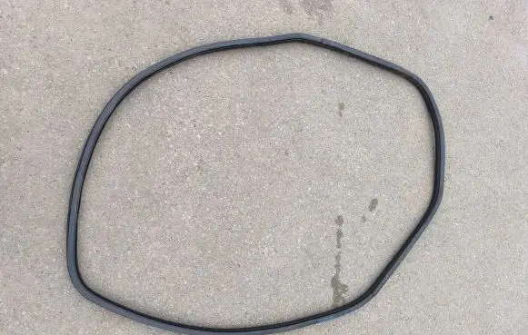 Volkswagen Multivan T5 Front door rubber seal 