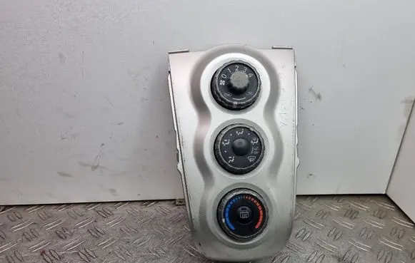 Toyota Yaris Climate control unit 554060D190