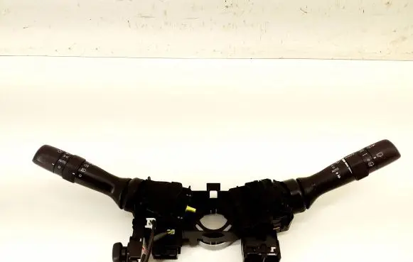 Toyota Avensis T270 Indicator stalk 17F373 173832