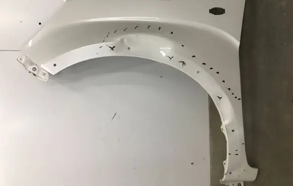 Suzuki Ignis Fender