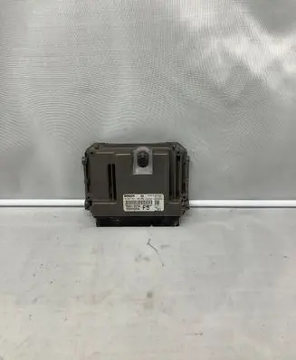 Toyota Avensis T270 Engine control unit/module 0281031706 8966105F50