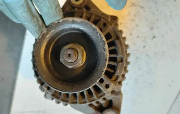 Suzuki Grand Vitara I Generator/alternator 3140077E1