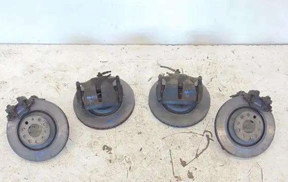 Volkswagen Golf VII Brake discs and calipers set 