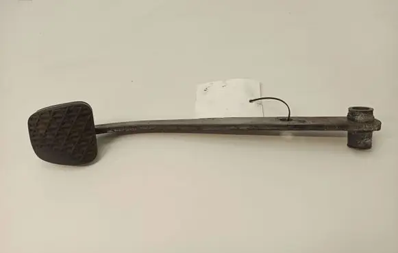 Mercedes-Benz COMPAKT W115 Brake pedal