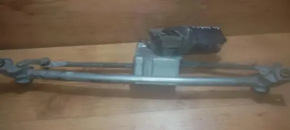 Opel Astra F Front wiper linkage and motor