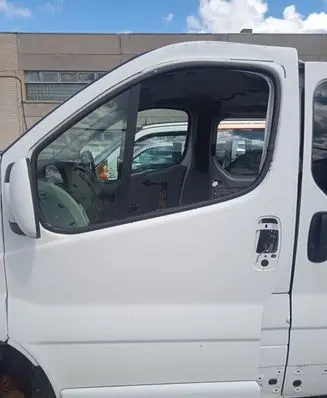 Opel Vivaro Front door