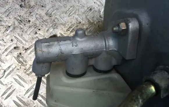 Mercedes-Benz C W202 Master brake cylinder