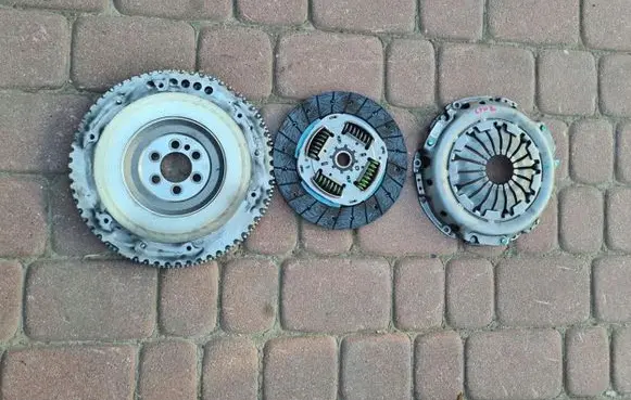 Renault Captur II Flywheel 123114899R