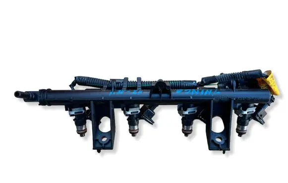 Renault Twingo II Fuel injectors set 8200292590 8200367230 028018046