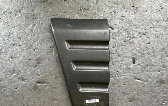 Rear fender molding trim