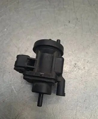 Mercedes-Benz E W211 Turbo solenoid valve 0005450427