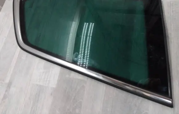 Volkswagen PASSAT B8 Rear side window 3G9845297CH
