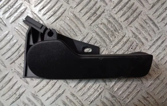 Volkswagen Golf Plus Engine bonnet (hood) release handle 1J1823533C 1K1823633