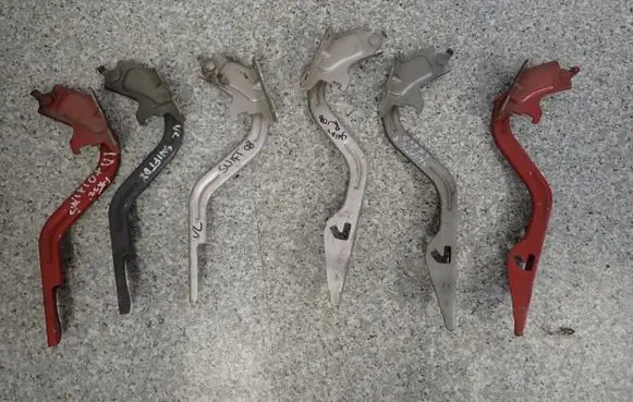 Suzuki Swift I Engine bonnet/hood hinges