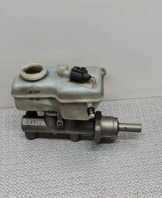 Volkswagen Polo IV 9N3 Master brake cylinder X5617