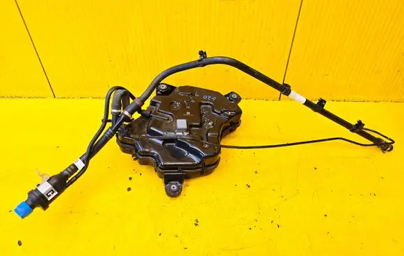 BMW 3 G20 G21 AdBlue liquid reservoir 8740279
