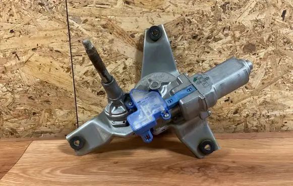 Honda FR-V Rear window wiper motor 33845D