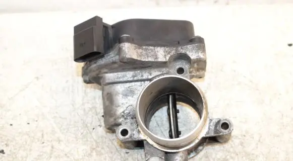 Volkswagen Tiguan Throttle valve 03L128063Q