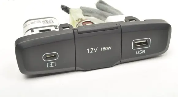 Hyundai i10 USB socket connector 96125DY400