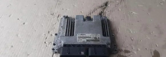 Peugeot Expert Engine control unit/module ECU 9825318180