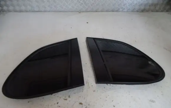 Porsche Cayenne (9PA) Front triangle window/glass 
