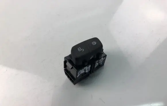 Volvo V60 Central locking switch button 31433410