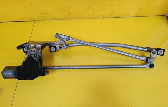 Front wiper linkage and motor