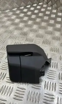 Volvo V70 Seat belt trim 