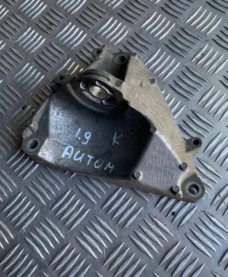 Audi A6 S6 C5 4B Gearbox mounting bracket 4B0399113K