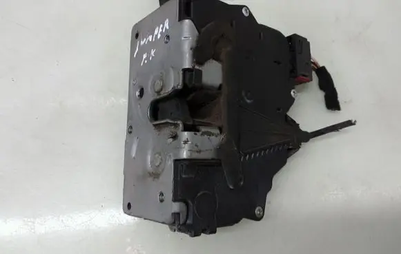 Citroen Jumper Front door lock 