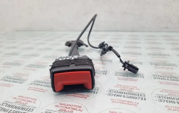Audi A4 S4 B8 8K Front seatbelt buckle 8K0857755F